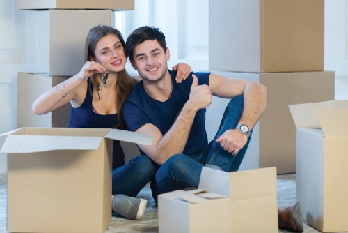 Local moving van service near Finsbury Park streets and flats