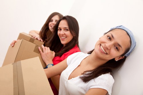 Removal truck hire for flats and houses near Finsbury Park
