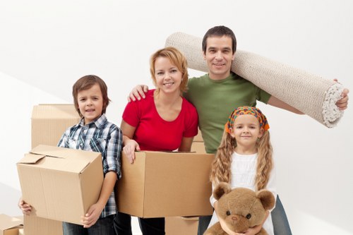 Packing and unpacking help for residential and business customers in Finsburypark